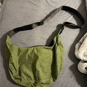 LAUREL BAY MEDIUM CRESCENT